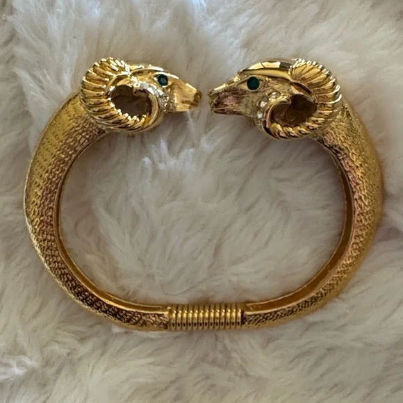 Kenneth Jay Lane & Avon Ram Head Cuff Bracelet - BRAND NEW IN BOX - Picture 2 of 7